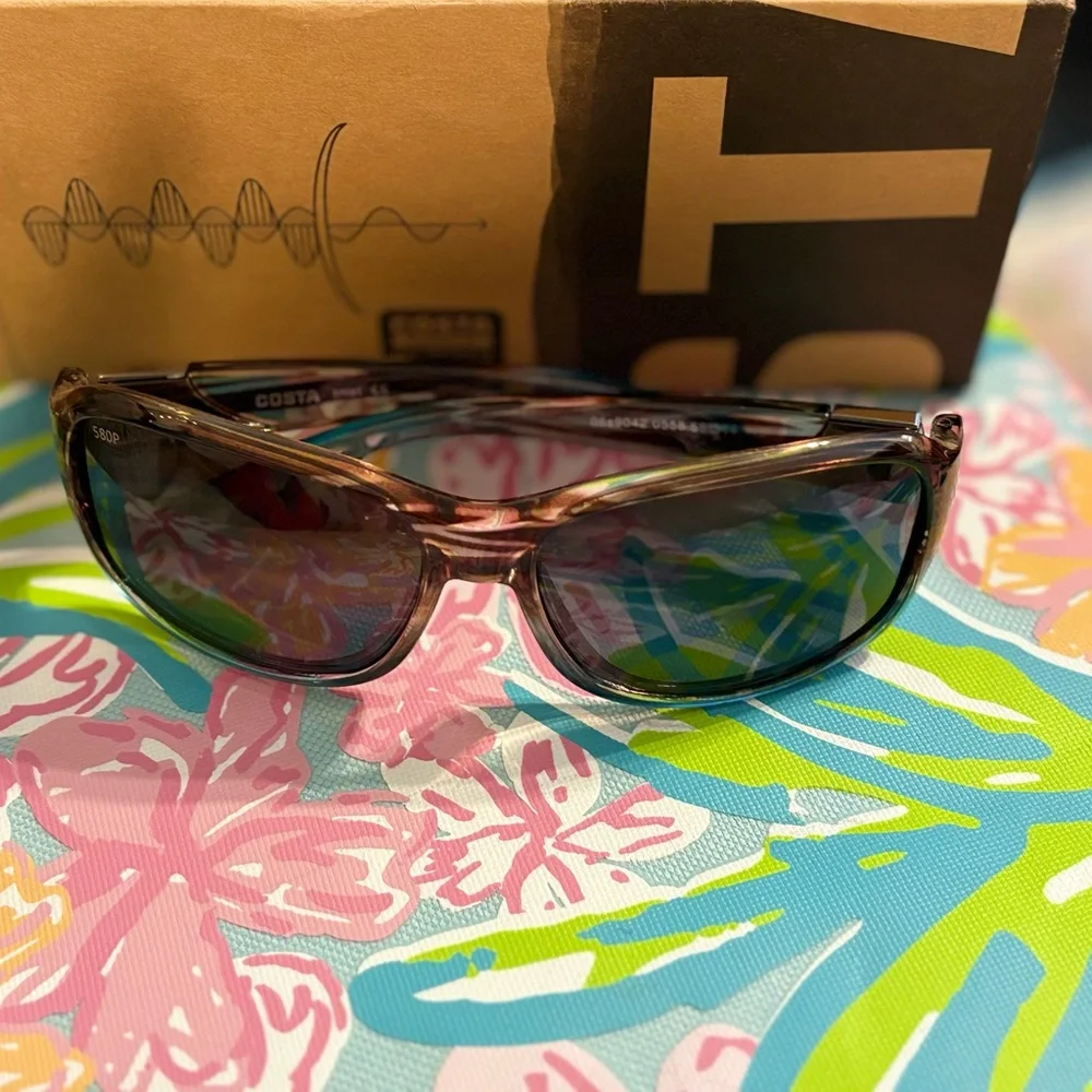 Women’s Costa Sunglasses - Picture 1 of 6